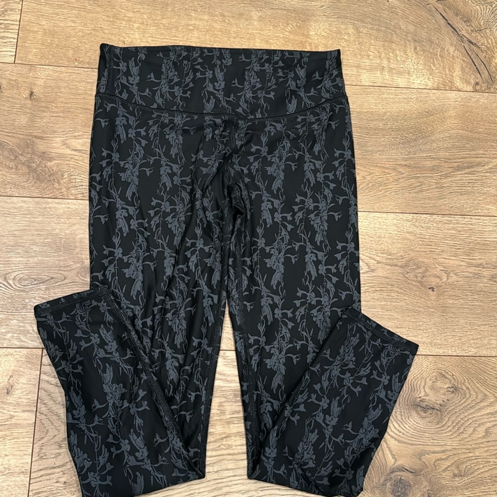 Fabletics Define PowerHold® Mid-Rise Legging